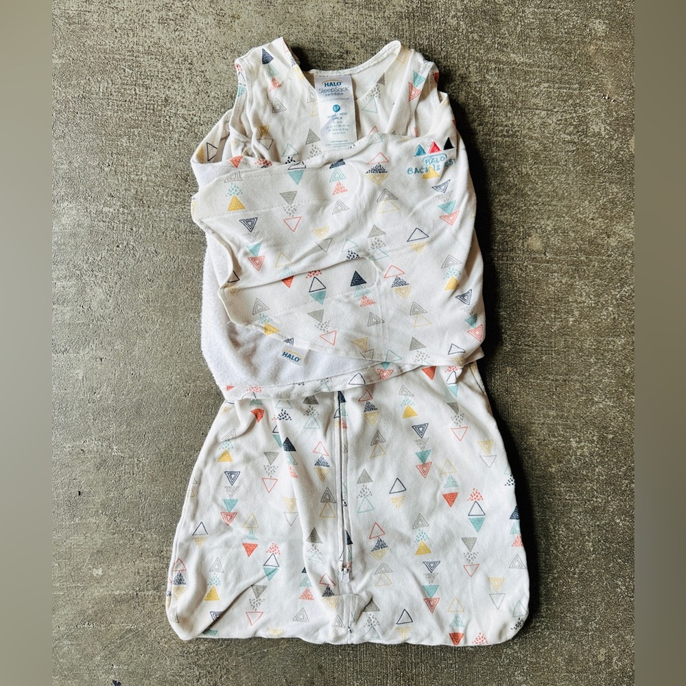 Halo White Sleep Sack Pajama with Multicolor Pastel Triangle Print